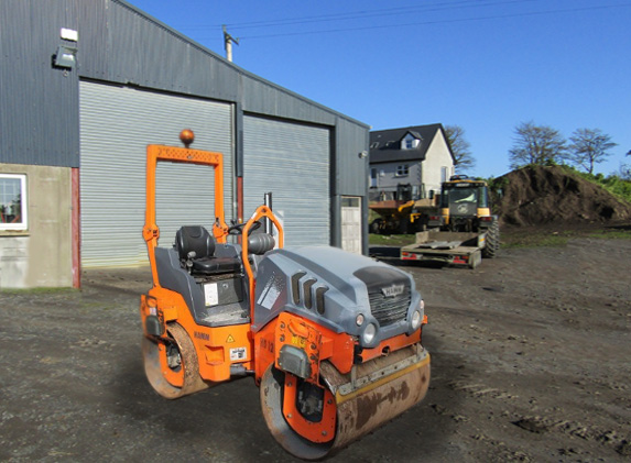 declan mc ellin plant hire logo